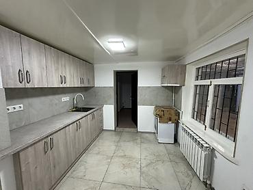 Продажа коттеджей и домов: 🏠 СДАЁТСЯ ДОМ В ЦЕНТРЕ ГОРОДА Сдаётся уютный дом в удобном районе — at lalafo.kg — 3 Продажа коттеджей и домов: 🏠 СДАЁТСЯ ДОМ В ЦЕНТРЕ ГОРОДА Сдаётся уютный дом в удобном районе — — 3