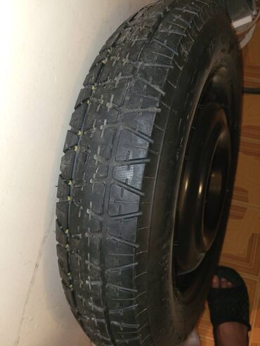Bentley: Новый Колесо Hyundai 215 / 45 / R 17, 5 Болтов