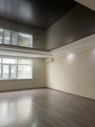 Продажа квартир: 4 комнаты, 209 м², Элитка, 3 этаж, Свежий ремонт, Центральное отопление