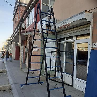 alətlər çantası: Ucu birinde nerdivan ayaq alti eni 1.60 pilekanlarin eni 50sm. Aciilib — 2