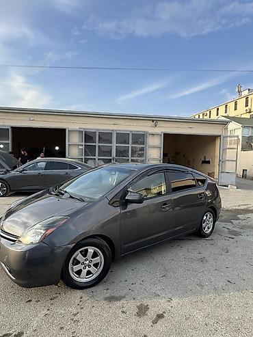 Toyota: Toyota Prius (2-ci nəsil) hibrid hetçbek - Rəng: tünd boz/metallic - — 2
