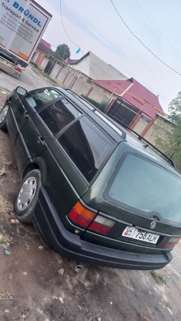 расрочка машина бишкек: Volkswagen Passat Variant: 1993 г., Механика, Бензин, Универсал