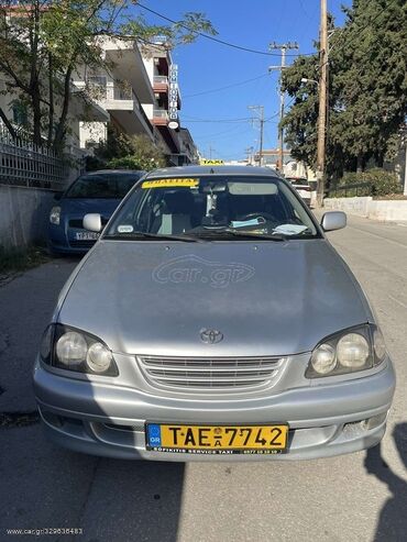 Toyota Avensis: 2 l. | 2000 year | Limousine