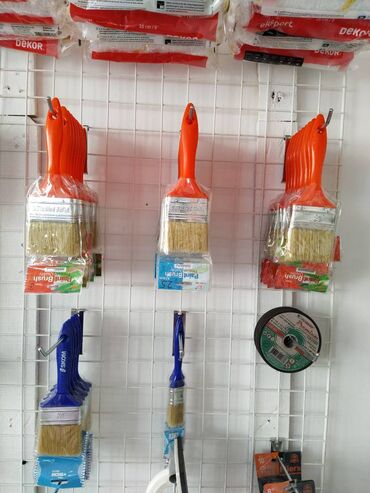 qumlu boya: Fırçalar