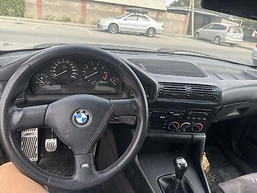 обшивки е34: BMW 5 series: 1991 г., 3.2 л, Механика, Бензин, Седан — 4