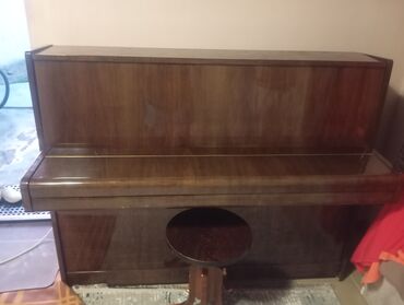 продам пианино бу: Продается немецкий фортепиано "Sholze" в хорошем состоянии, колки