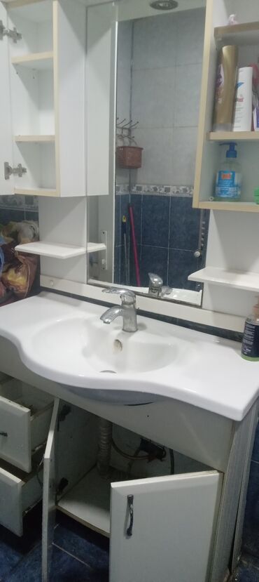 Moydadırlar: •Güzgülü moydadır satılır, heç bir qırıq çat problemi yoxdu.Şəkildə nə — 12