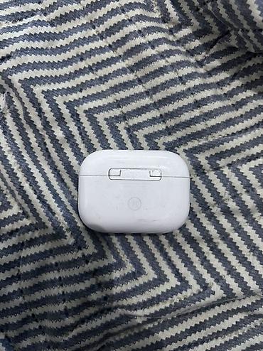 apple airpod pro: Airpods pro 2 lightning keys veziyyet gorunduyu kimidi sag gulag itib — 2