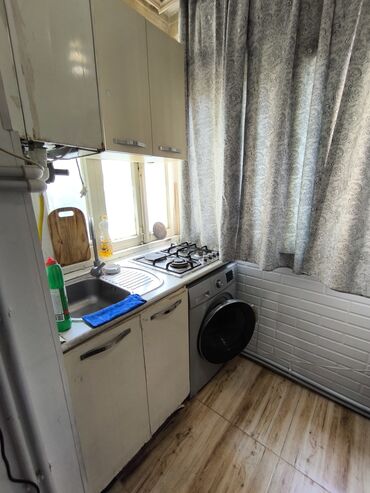 Uzunmüddətli kirayə mənzillər: Tbilisi prospekti yol kənarında Xruşov layihəli binanın 3 mərtəbəsi 2 — 13