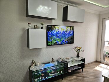 Kreslolar: İşlənmiş, Düz TV altlığı, Polkalı, Şüşəli, Azərbaycan