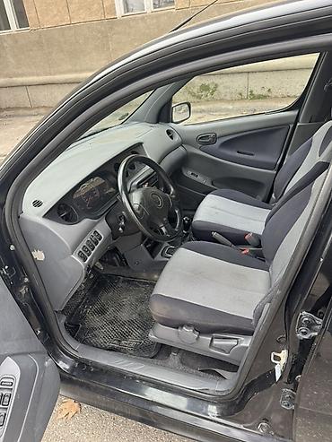 Daihatsu: Daihatsu YRV: 2001 г., 1.3 л, Механика, Бензин, Хэтчбэк — 5