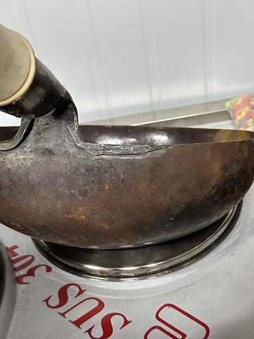 Казаны: Вок (wok) из углеродистой стали с круглым дном. Характеристики: - — 2