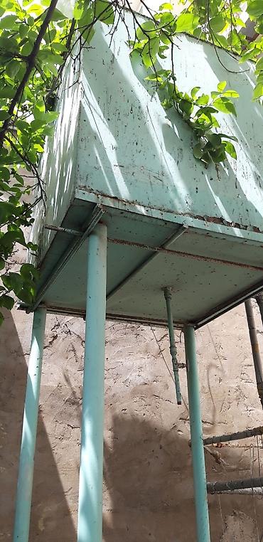 tank t2: Su çəni 2 tonluq.Qalın dəmir listdən yığılıb.Çənə qoşa — 3