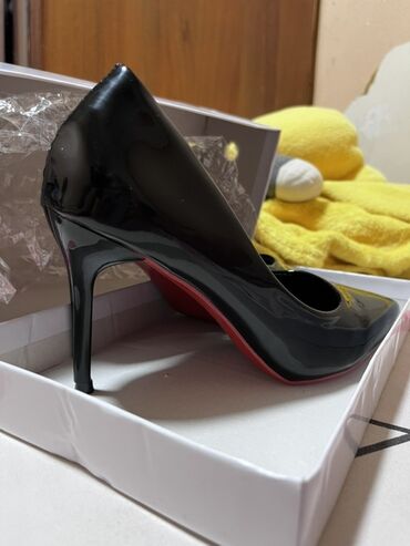 вечерняя обувь: Туфли, 37, Christian Louboutin, Новый, цвет - Черный