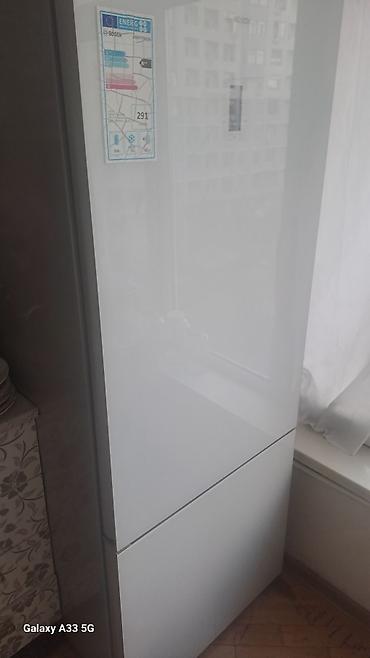 Bosch ikiqapılı soyuducu (aşağıda dondurucu), ağ şüşə ön panel ilə