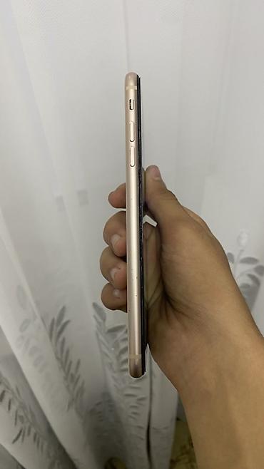 Apple iPhone: IPhone 8 Plus, 64 GB, Qızılı, Barmaq izi — 4