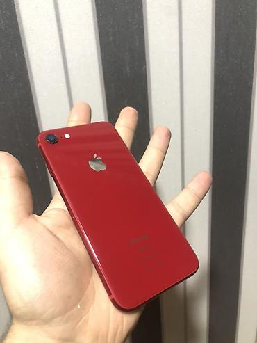 Apple iPhone: IPhone 8, 64 GB, Qırmızı, Simsiz şarj — 1
