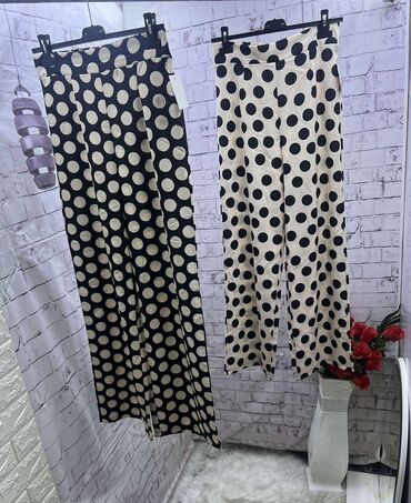 Pantalone: Pantalone
Cena 2000
Uni vel.
V/015 — 9