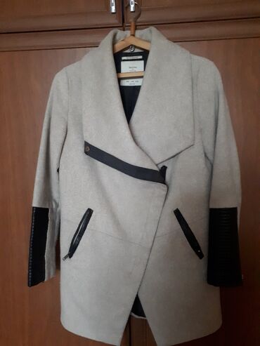 палто: Пальто Bershka, M (EU 38), цвет - Бежевый