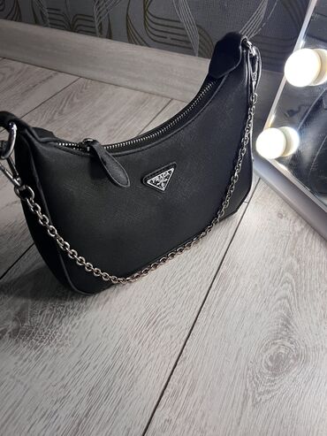 купить сумку шанель оригинал бу: Классикалык сумка, Prada, Материалы: Эко булгаары, Сыдырмалуу, Аялдарга, Колдонулган