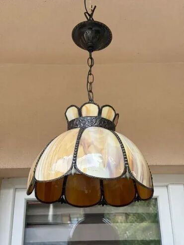 Ostali stilski nameštaj: Stari Tiffany luster - R-36 cm 💡✨ Luster u odličnom stanju, sa jednim na lalafo.rs — 10 Ostali stilski nameštaj: Stari Tiffany luster - R-36 cm 💡✨ Luster u odličnom stanju, sa jednim — 10