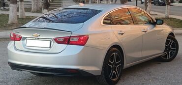 Chevrolet: Chevrolet Malibu – gümüşü rəngdə, müasir və dinamik sedan — 2