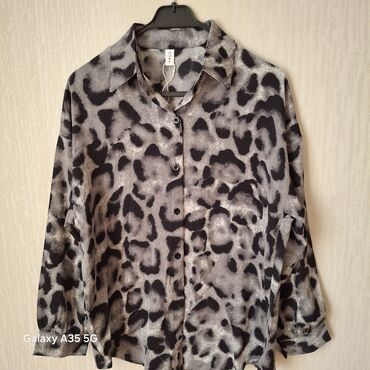 Köynək və bluzalar: 12m xer biri tezedi. 3 deneden cox alana 10m vererem.Qadın köynəkləri — 3