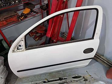 ford escort: VRATA BELA BOJA ZA OPEL CORSA C | Cena po komadu Svi delovi za — 2