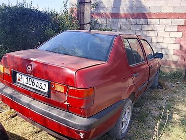 kiya bongo: Volkswagen Vento: 1993 г., 1.8 л, Механика, Седан — 2