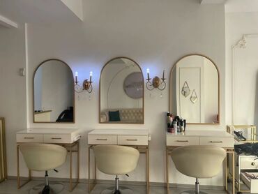 salon üçün moyka: Стол для макияжа, С зеркалом
