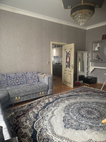 Həyət evləri və villaların satışı: Ev Binəqədi tam mərkəzdə avtobus yolunan 20 metr mesafede — 13