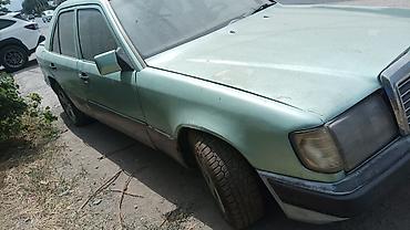 mersedes e class: Mercedes-Benz W124: 1990 г., Седан — 5