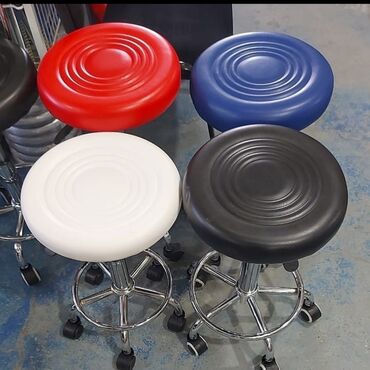 plastik stol stul sederek: Oturacaq
Pufik
Belli oturacaqlarda movcuddur(60 azn)