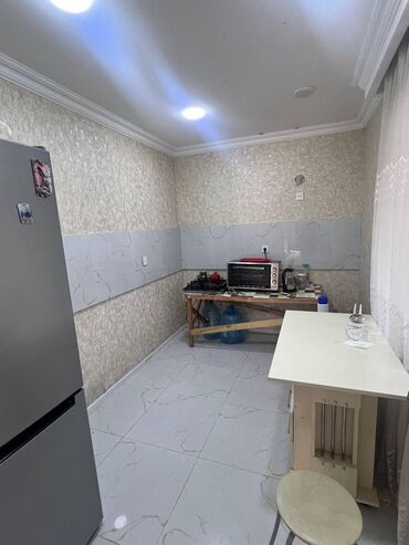 Həyət evləri və villaların satışı: Bakıxanov qəs. 4 otaqlı, 100 kv. m, Orta təmir — 8