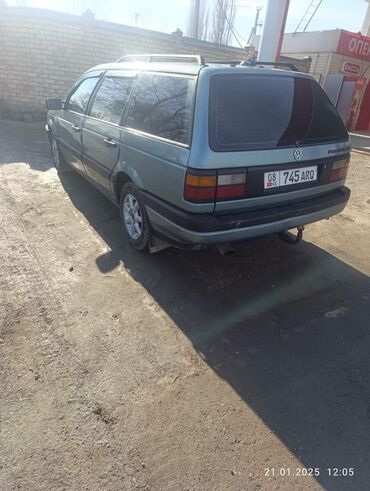 Volkswagen: Volkswagen Passat: 1988 г., 1.8 л, Механика, Бензин, Универсал