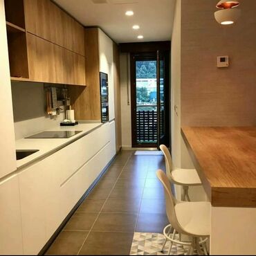 Sifarişlə mətbəx mebeli: Sifarişlə mətbəx dəsti, Özü çəkən petlələr, Mat laminat, Kredit var, Pulsuz çatdırılma, Rayonlara çatdırılma — 17