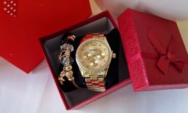 Ručni satovi: Sat + narukvica SAMO ❤️3500din❤️ Satovi su od hirurskog — 3