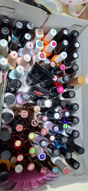 Digər gözəllik və estetika cihazları: Dırnaq ustasına işləməkçün lazım olan bütün növ bəzəklər tipsilər — 10