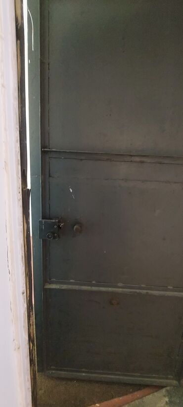 стрим дверь: Входная дверь, Металл, Левостороний механизм, цвет - Черный, Б/у, 205 * 90, Самовывоз