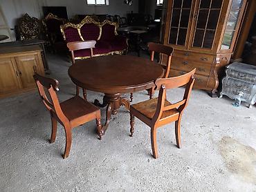 Setovi stolova i stolica: Okrugli drveni trpezarijski sto sa 4 stolice – klasični stil - — 5