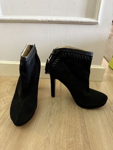 сколько стоит лоро пиано: Продаю ботильоны от Jimmy choo, 38 размер, почти новые, каблук