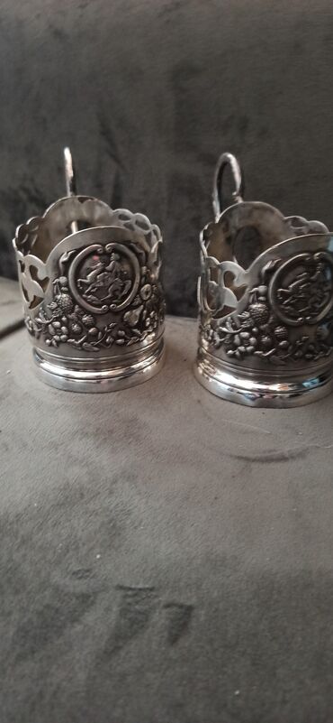 Qədim tikiş maşınları: Məhsul: Singer mexaniki tikiş maşını (antik model) Xüsusiyyətlər: - — 3