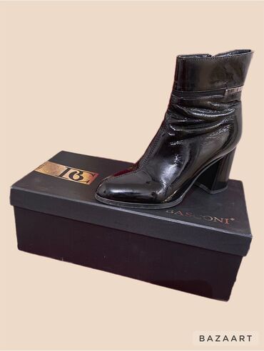 обувь для фудбола: Ботинки и ботильоны Basconi, 37, цвет - Черный