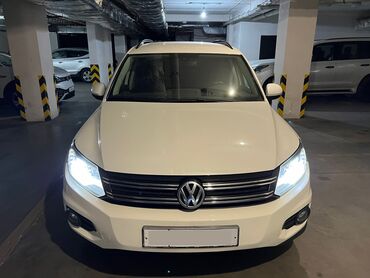 Volkswagen: Volkswagen Tiguan: 2012 г., 2 л, Типтроник, Бензин, Кроссовер