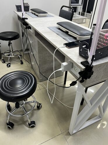 Другое оборудование для салонов красоты: Маникюрный стол Полки под лаки Лабораторный шкаф Шкаф под сухожар — 47