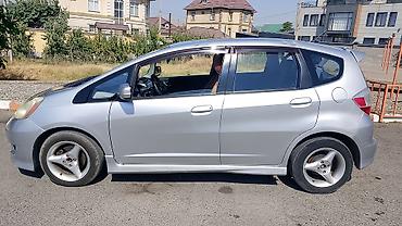 bud e9: Honda Fit: 2011 г., 1.5 л, Механика, Бензин, Хэтчбэк — 9