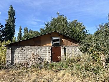 город каинда: Петровка айылынан уй сатылат,документтери баары жайында.Баасы келишим — 6