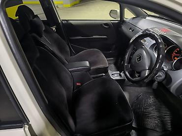 Honda: Honda Fit: 2002 г., 1.3 л, Вариатор, Бензин — 6