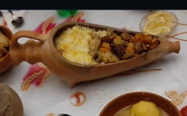 сырдуу бал: Baliq formasinda uzunsov plov qabi temmiz saxsidandi elave qatqisi — 1