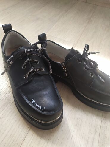 обувь женская 38: Туфли 38, цвет - Черный